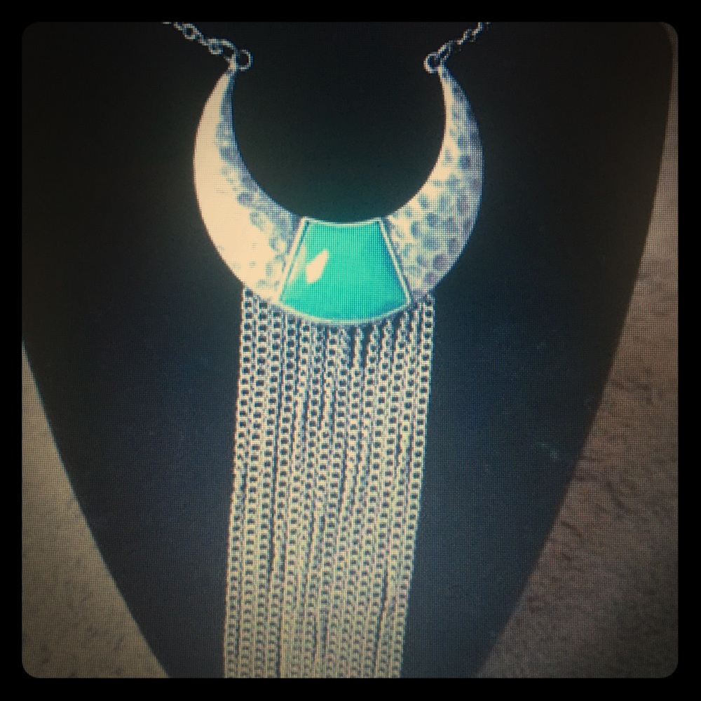 Mia Inspiration necklace with earrings to match